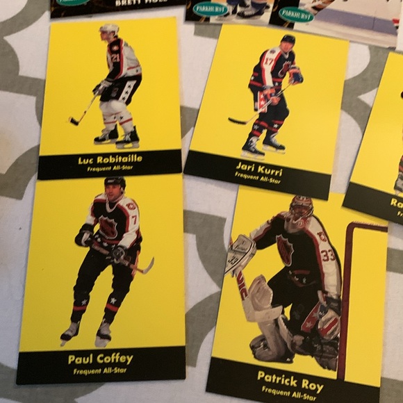 Hockey cards - 91-92 Parkhurst I. Kept in a box. From my father’s estate. - Picture 5 of 11